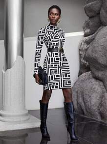 Maija 滿版印花小高領緊身洋裝不附腰帶 - 黑與白 - 查看 1