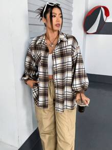 Flirla Plus Áo khoác trễ vai in họa tiết kẻ sọc - màu nâu - Xem 2