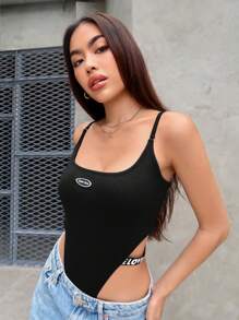 SHEIN ICON 字母補丁細節高衩吊帶連體衣 - 黑色 - 查看 3