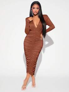 SHEIN SXY Vestido ajustado con escote pronunciado y parte delantera fruncida - Café integral - Ver 7