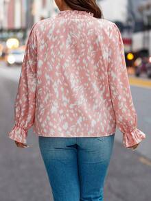 Celure 大碼滿版印花喇叭袖褶邊襯衫 - 粉色 - 查看 2