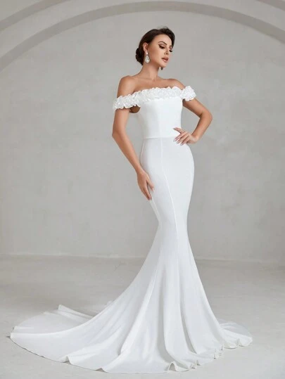 Vestido de novia de sirena blanco con hombros descubiertos - Hecho de seda arrugada, cuello con volantes, tren a ras de suelo, vestido de verano ajustado y elegante | Adecuado para bodas, celebraciones de cumpleaños, eventos formales, salidas y talla grande