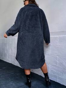SHEIN LUNE 大碼落肩袖翻蓋細節絨布外套 - 藏蓝色 - 查看 2