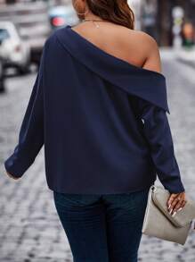 Celure 加纽扣细节不对称领口落肩衬衫女式单肩上衣衬衫 - 藏蓝色 - 查看 2
