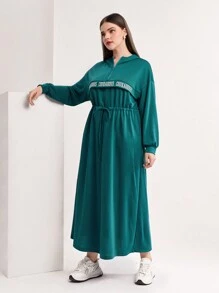 Mulvari 大碼字母圖案腰部抽繩連帽洋裝 - 綠色 - 查看 1