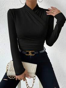 Chiquease 純色褶皺環繞式交叉T恤 - 黑色 - 查看 3