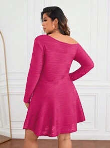 SHEIN Privé 大碼純色不對稱領口洋裝 - 玫紅色 - 查看 2
