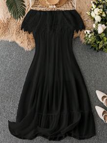 SHEIN Clasi 大碼一字肩水溶蕾絲拼接荷葉邊連衣裙不附腰帶 - 黑色 - 查看 1