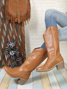 女式時尚歐美風大碼棕色休閒馬靴復古刺繡尖頭V型西部牛仔靴 - 棕色 - 查看 2