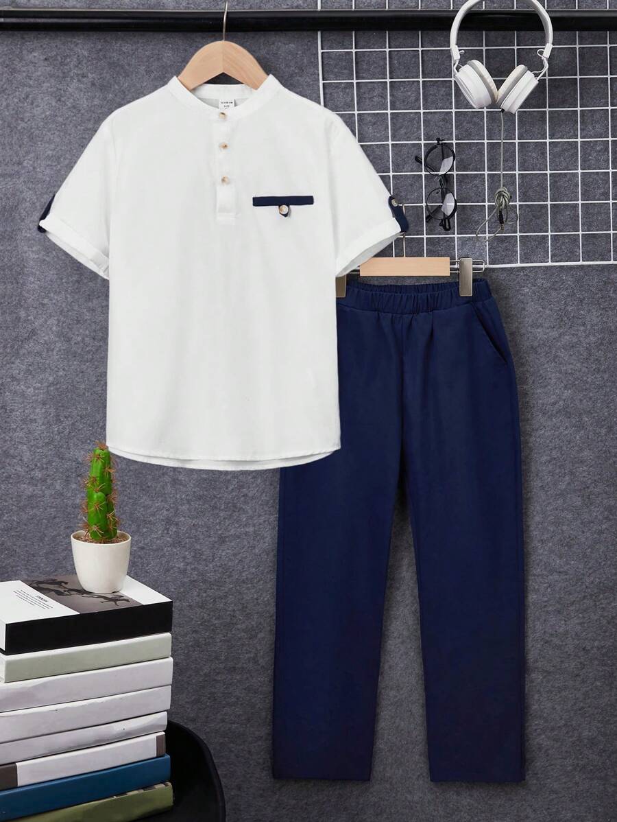 SHEIN Conjunto De 2 Piezas De Uniforme De Escuela Para Niño Adolescente, Con Cuello Simulado, Camiseta De Manga Corta Y Pantalón - Azul y blanco - Ver 1