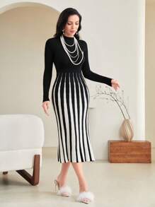 Modelyn 條紋圖案小高領緊身毛衣洋裝 - 黑與白 - 查看 5