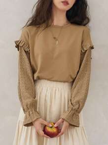 FRIFUL Lỗ gắn thêu tay áo lá sen Viền Ruffle Áo thun - Màu Khaki - Xem 1