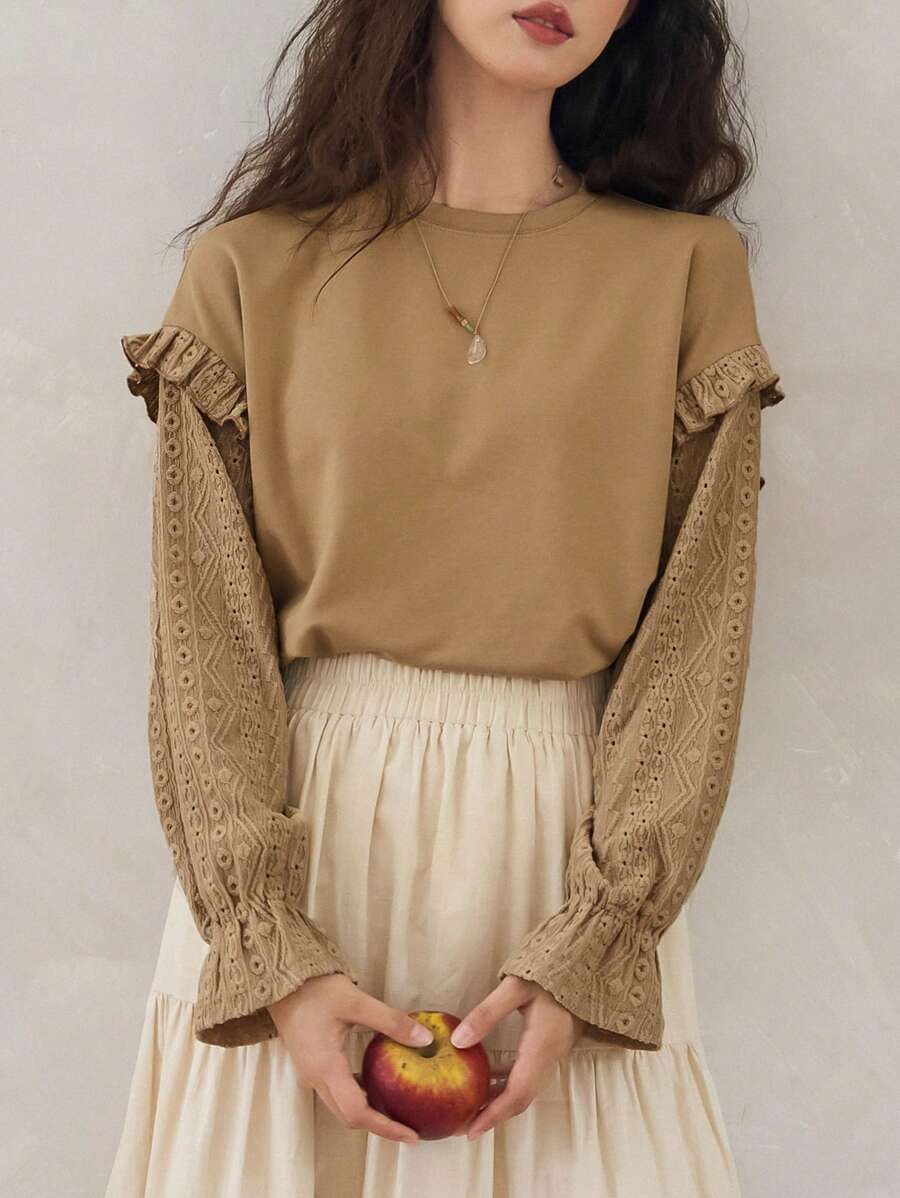 FRIFUL Lỗ gắn thêu tay áo lá sen Viền Ruffle Áo thun - Màu Khaki - Xem 1