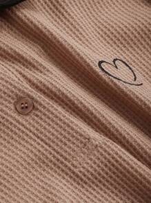 DAZY Heart Embroidery Contrast Collar Tee - Khaki - View 6