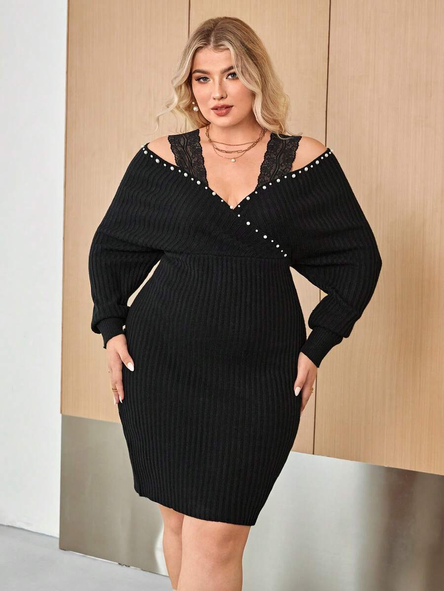 SHEIN Privé 大碼珍珠串珠挖肩蝙蝠袖蕾絲邊毛衣洋裝 - 黑色 - 查看 1