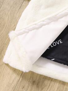 SHEIN 女小童字母圖案吊帶洋裝&毛茸茸外套 - 黑與白 - 查看 3