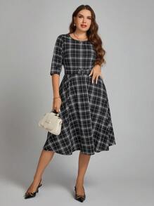 SHEIN Clasi 大碼自搭扣腰帶格紋洋裝 - 黑與白 - 查看 1