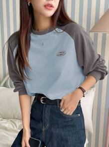 DAZY Letter Patched Colorblock Raglan Sleeve Tee - Multicolor - View 1