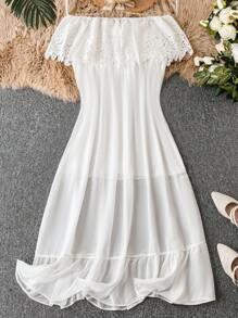 SHEIN LUNE 大碼蕾絲拼接一字肩荷葉邊連衣裙不附腰帶 - 白色 - 查看 2