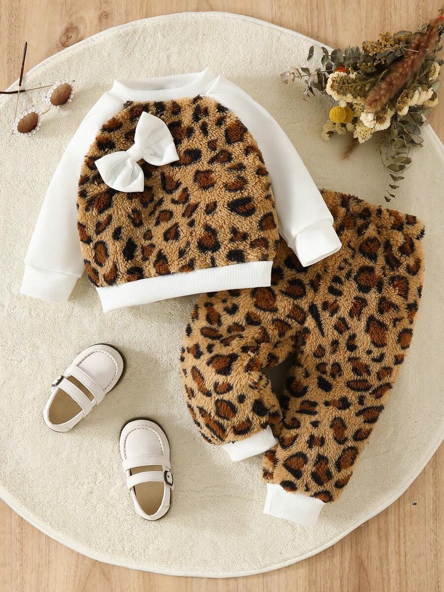 女嬰豹紋蝴蝶結插肩袖運動衫和褲子