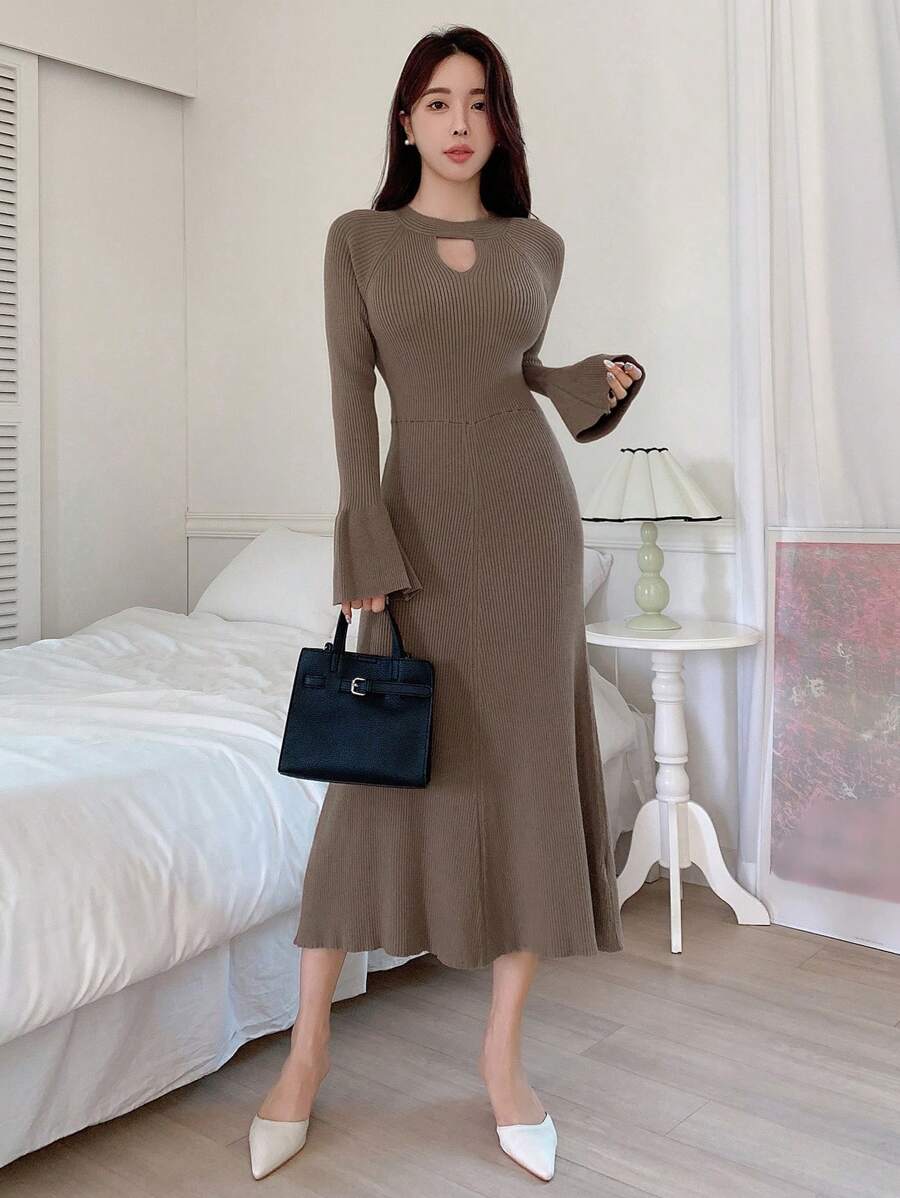 DAZY 鑰孔領褶邊袖毛衣連衣裙 - 棕色 - 查看 1