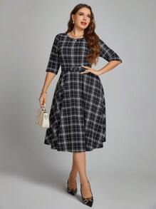 SHEIN Clasi 大碼自搭扣腰帶格紋洋裝 - 黑與白 - 查看 3