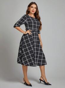 SHEIN Clasi 大碼自搭扣腰帶格紋洋裝 - 黑與白 - 查看 5