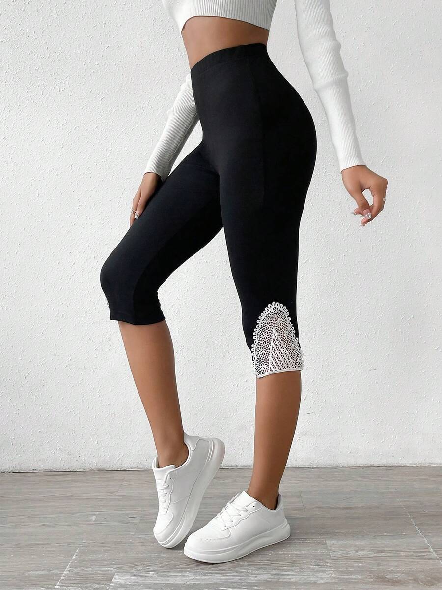 SHEIN LUNE 撞色蕾絲七分褲 - 黑色 - 查看 1