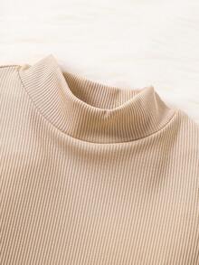 SHEIN 女小童毛茸邊T恤和腰帶牛仔效果半身裙 - 杏色 - 查看 3