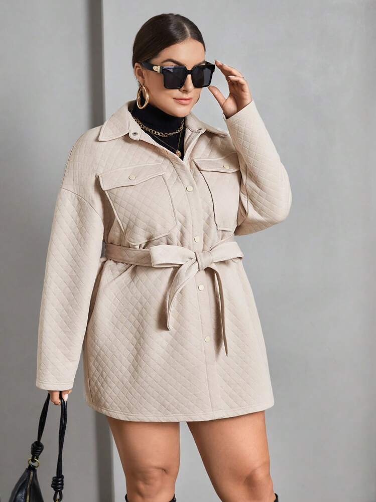 SHEIN Essnce 大碼翻蓋口袋落肩袖絎縫外套 - 杏色 - 查看 4