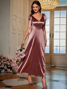 SHEIN Belle 肩部繫帶緞面洋裝 - 藕粉色 - 查看 1