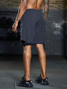 Manfinity Sport Corelite 男士字母圖案腰部抽繩二合一運動短褲帶手機袋 - 深灰色 - 查看 2