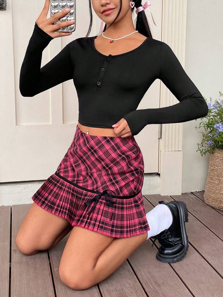 Solid Crop Tee & Plaid Print Pleated Hem Skirt