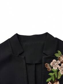 Celure 大碼花卉刺繡盤口前馬甲西裝外套 - 黑色 - 查看 3