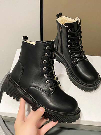 Bottes de combat femmes à bout rond noir avec zip sur le côté, doublure chaude, lacets. Bottes moto confortables à lacets et fourrure. Convient pour les sweats à capuche, tenues d'automne, Saint-Valentin, talons moyens