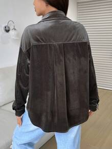 SHEIN EZwear 雙口袋落肩天鵝絨大衣 - 棕色 - 查看 2