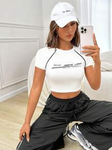 SHEIN Coolane Camiseta crop con estampado de letra ribete en contraste de manga raglán - Blanco - Ver 2