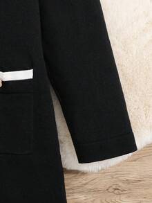 SHEIN Cô gái Tween Viền tương phản Chi tiết Nút Túi Kép Đầm Áo len - Đen và trắng - Xem 4