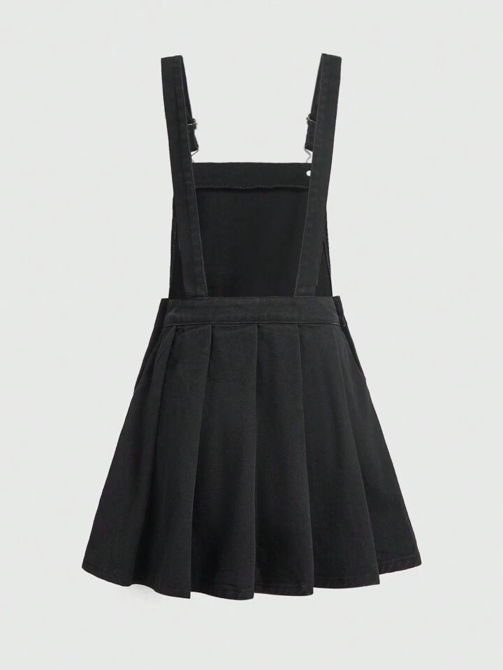 Our Friday the 13th X ROMWE Letter Graphic Overall Denim Dress is such a vibe