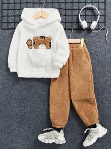 SHEIN 小男孩卡通刺繡袋鼠口袋泰迪連帽衫和褲子 - 卡其色 - 查看 1