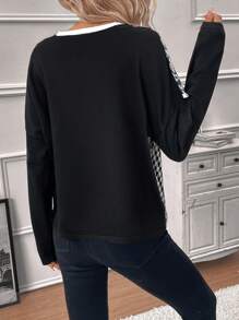 SHEIN Clasi Đồ họa Houndstooth Thả vai Chi tiết Nút Áo len - Đen và trắng - Xem 2