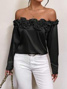 SHEIN Privé 一字肩荷葉邊一字肩貼花細節緞面襯衫 - 黑色 - 查看 1