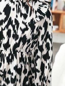 SHEIN Trang phục thường ngày có cổ đứng nhỏ có hoa dệt bằng vải xù của Tween Girl - Đen và trắng - Xem 4