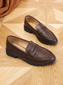 2025秋季女士简约休闲平底乐福鞋