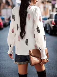 SHEIN Unity Blusa con estampado de pluma de cuello notch de manga farol