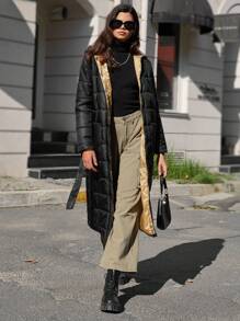 RueChic Áo khoác phao có mũ trùm đầu cài nút - màu đen - Xem 3