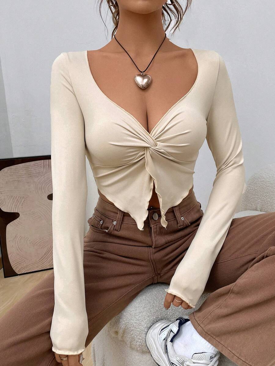 SHEIN EZwear Camiseta corta de color caqui con detalle de torsión y bajo asimétrico - Albaricoque - Ver 1