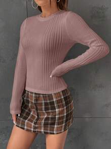 SHEIN Essnce Camiseta unicolor tejida de canalé & Falda con estampado de cuadros con botón delantero - Rosa vieja - Ver 5