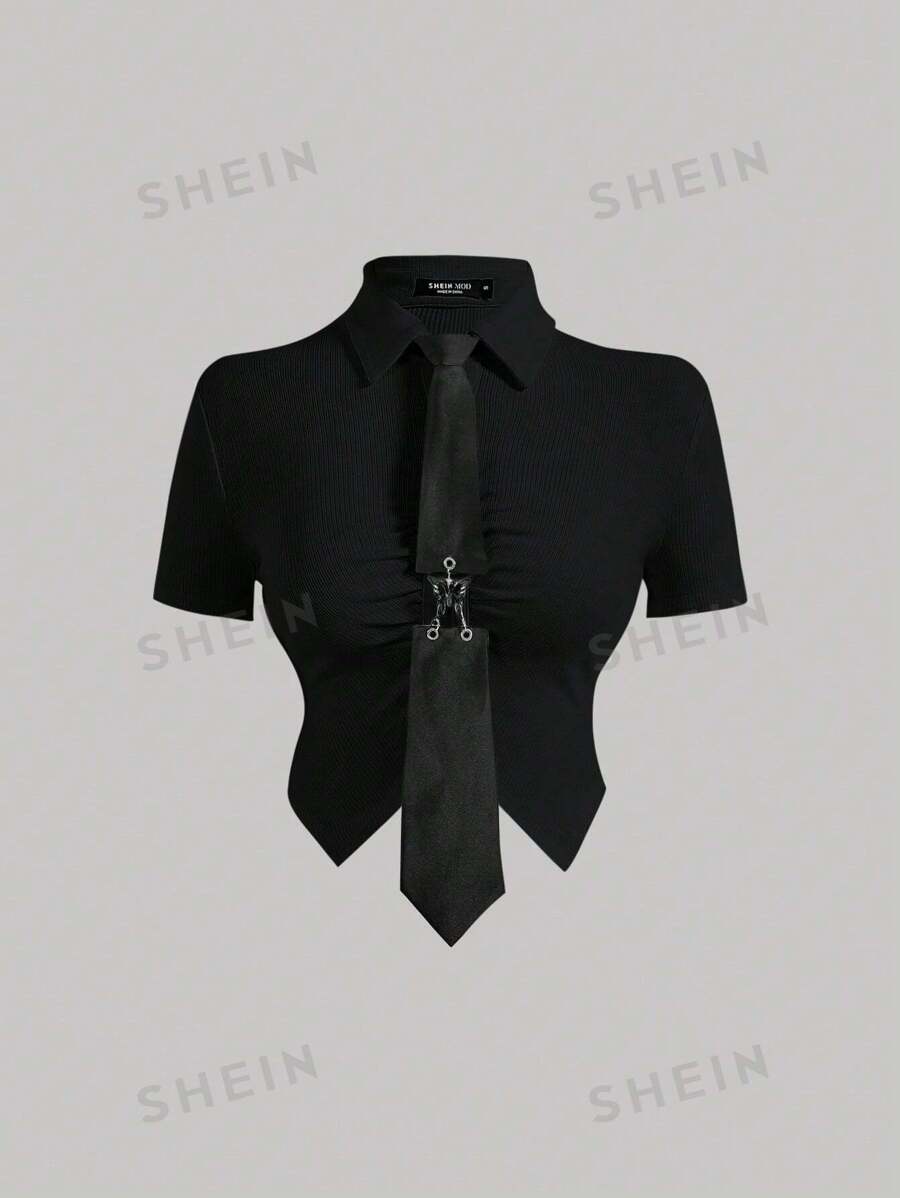 SHEIN MOD Camiseta corta con dobladillo asimétrico y busto fruncido liso con lazo