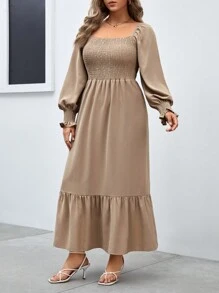SHEIN Frenchy 大碼方領喇叭袖荷葉邊下擺洋裝 - 卡其色 - 查看 4